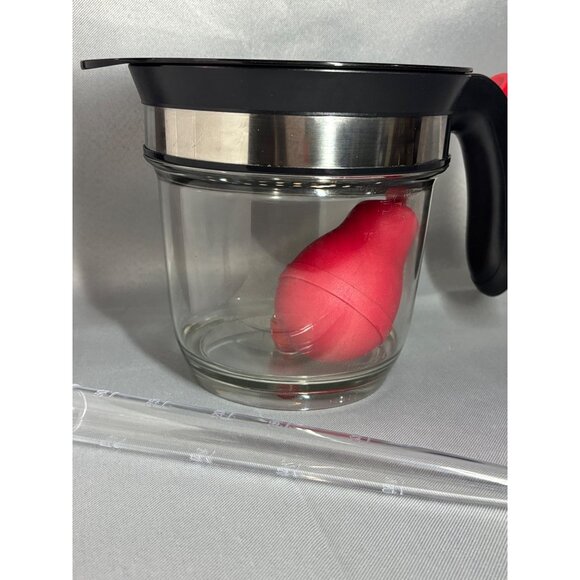Wecker Gravy Separator (4 Cup) Plastic Strainer & Red Baster - Picture 2 of 4